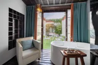 Huajian Boutique Homestay (Nanjing Gaochun Old Street Store)