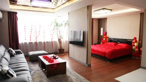 BaoQuanLing Huafu Business Hotel in Luobei