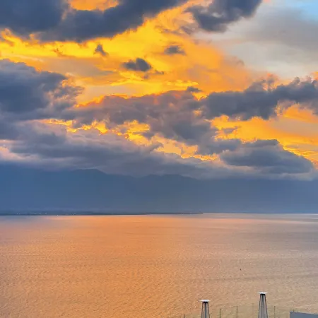 Shiyu | HolidayVilla Designer Luxury Seaview Resort Hotel (Dali Erhai)