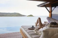 Qualia-Adults only - parking