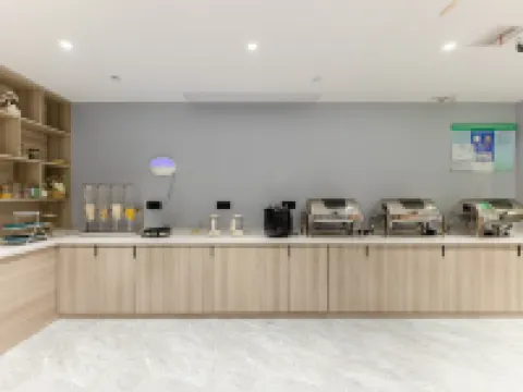 Homeinn Superior Cloud Hotel (Anqing Huaining County Wanhe Road Gaobin Building) Hotels in Huaining