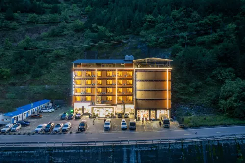 Yajiang Yunzhouji Hotel - 3-Star