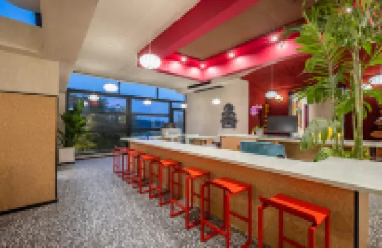 Waves · Designer Boutique Homestay (Laoshan Scenic Area Branch)