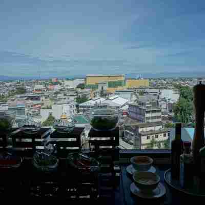 AIHO HOTEL MEDAN Dining/Meeting Rooms