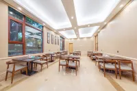 Geng Ma Jin Peacock Hotel