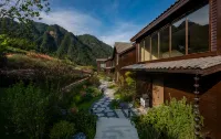 Trip.com Group Country Retreats (Zhang Jiajie Manson Joint Resort） Hotels in Zhangjiajie