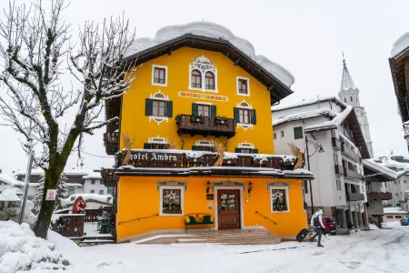 Ambra Cortina Luxury&Fashion Hotel Отели в г. Кортина д'Ампеццо'