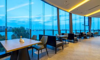 Breeze & Moon Hotel Suzhou