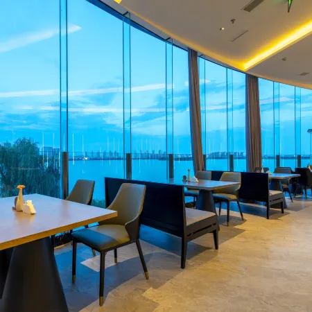 Breeze & Moon Hotel Suzhou