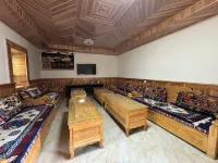 Danba Layagabu Homestay - พร้อมอาหารเช้า
