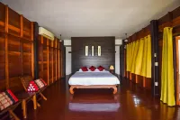 The Bank River House Hoteles en Sena