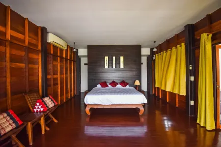 The Bank River House Отели в г. Phak Hai