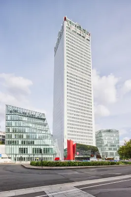 H4 Hotel Wyndham Paris Pleyel Resort Hotel a Saint-Denis