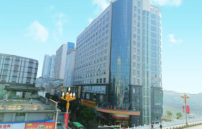 XuPu HuaShen Hotel（Dahan commercial pedestrian Street）