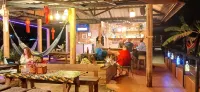 Country Retreat - bar