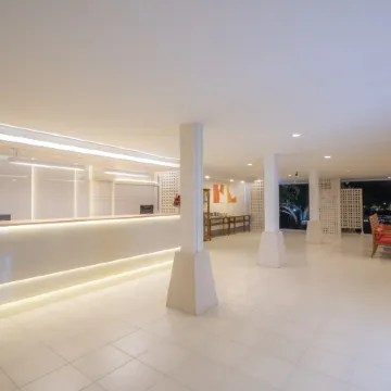 Sunshine Garden Resort Отели рядом с достопримечательностью «Пляж Наклуа»