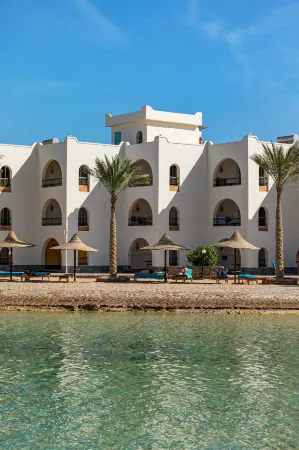 Arabia Azur Resort Отели рядом с достопримечательностью «Махмея пляж»