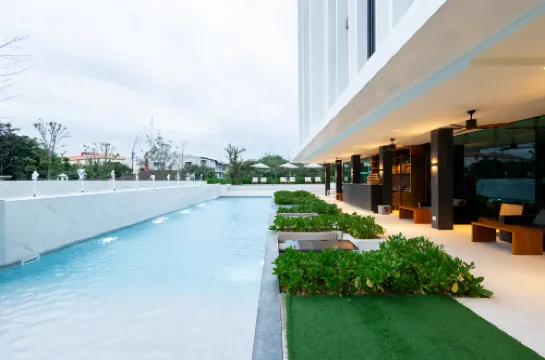 GOOD Nakhonsawan Hotel - parking
