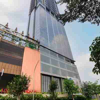 Premium Luxury  Menara Jakarta Residence Hotel Exterior