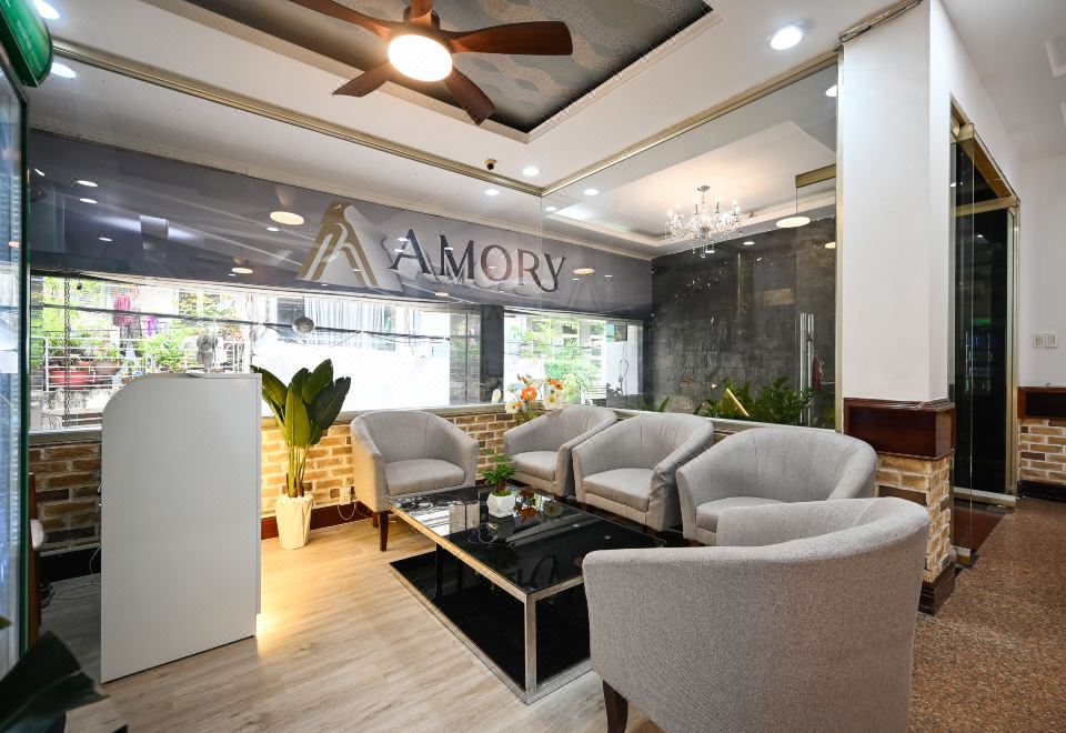 2. Amory Ho..