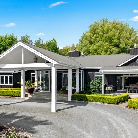 Woodhouse Mountain Lodge