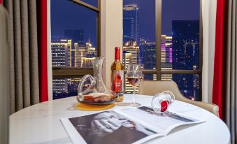 Kunming Lirui Hotel (Plateau Pearl International Trade City)