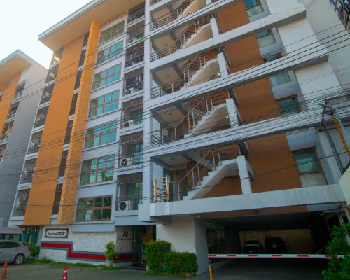 MOK MEK 72 Hotels near Huai Khwang