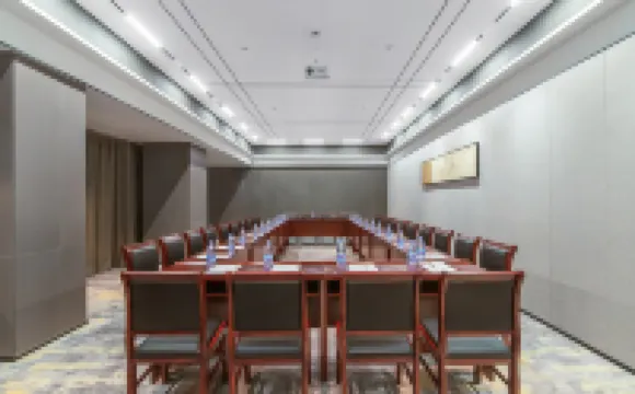 Ease Hotel · Zhi (Xiping, Zhumadian)