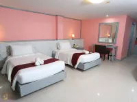 Convenient Grand Plus Hotel Suvarnabhumi Hotels in Bang Sao Thong