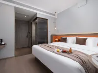 Daiding Zunyue Hotel (Wuhan Yellow Crane Tower Yangtze River Bridge) Hotels near Qingchuan Pavilion