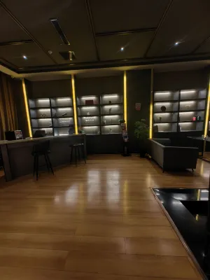 Gannan Shengshi Jiahua Hotel - موقف سيارات