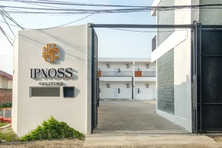 INNCA Ipnoss Coliving, Semarang Отели рядом с достопримечательностью «Tugu Muda»