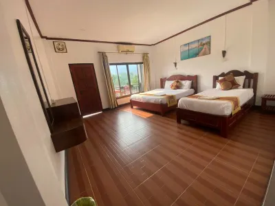Vang Vieng Hana Riverside Hotel