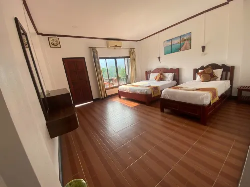 Vang Vieng Hana Riverside Hotel