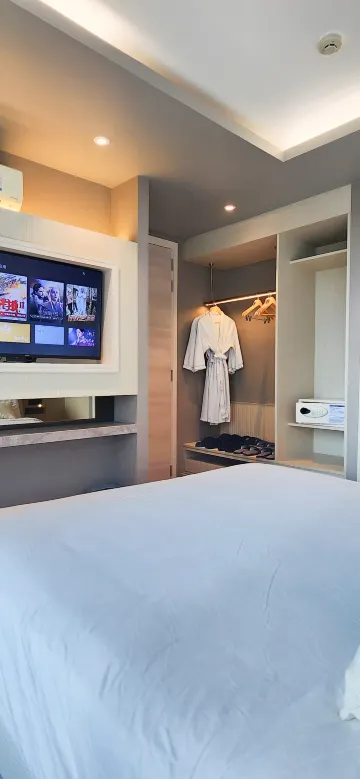 ห้องสวีทแบบ 2 ห้องนอน พร้อมวิวสวนและห้องครัว