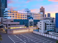 Pearl Hotel (Zhuhai Gongbei Port Couples Middle Road Branch)