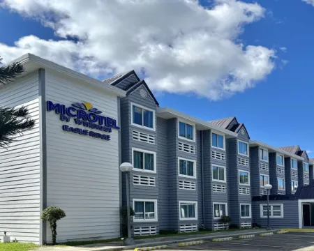Microtel by Wyndham Eagle Ridge Hotels in General Trias