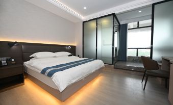 Juying HotelJuying Hotel (Guangzhou Zoo Shaheding Metro Station Branch)