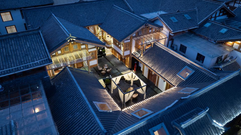 Far Hil Reflectsnow Hotel