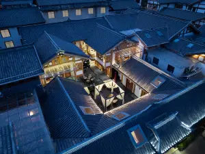 Far Hil Reflectsnow Hotel