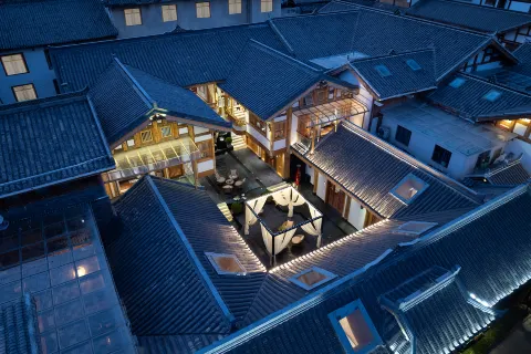 Far Hil Reflectsnow Hotel