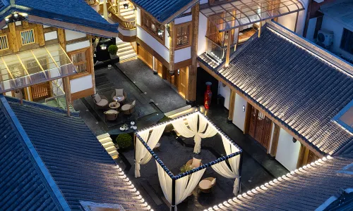 Far Hil Reflectsnow Hotel