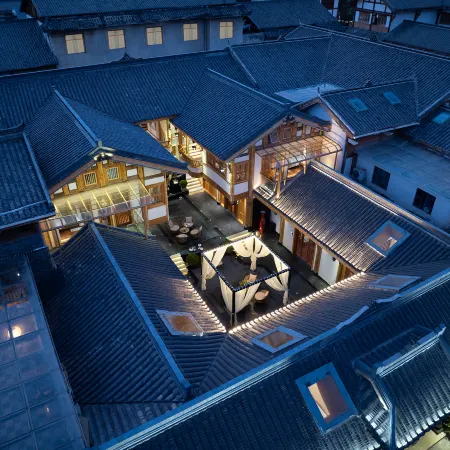 Far Hil Reflectsnow Hotel