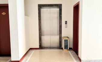 Tongren Hongxin Business Hotel