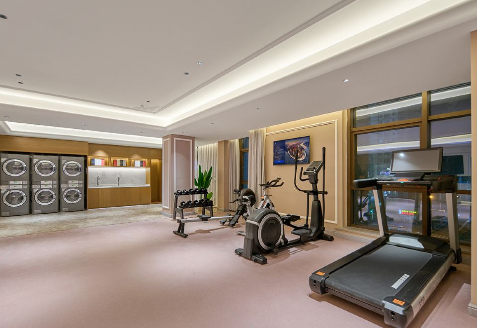 호텔 외관 야경 이미지