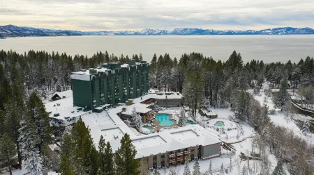Hyatt Regency Lake Tahoe Resort, Spa and Casino Отели рядом с достопримечательностью «Санд Харбор»