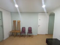 Mamifokobo Guest House Hotels near Puncak Pass