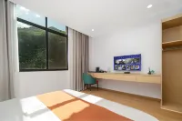 Guxin Hotel (Zhonglu Village)