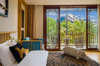 XianglinYajingXueyueSnowJoySnowMountainViewLightLuxuryGardenVillaforSeekingTranquility