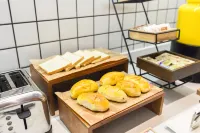 Borrman Hotel (Xingye High-speed Railway Station Commercial Street) - breakfast